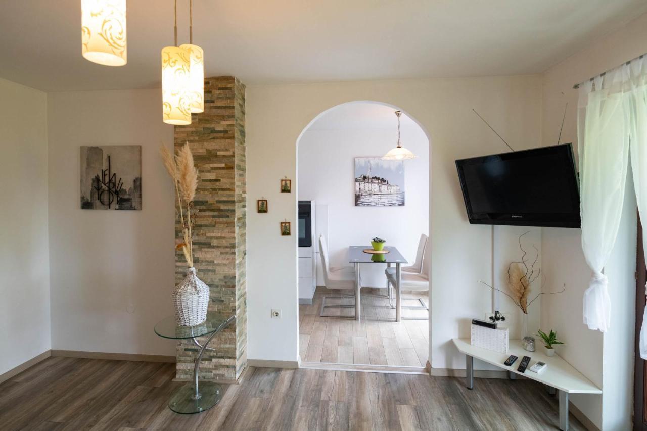 Apartman Doris Laurana Esterno foto
